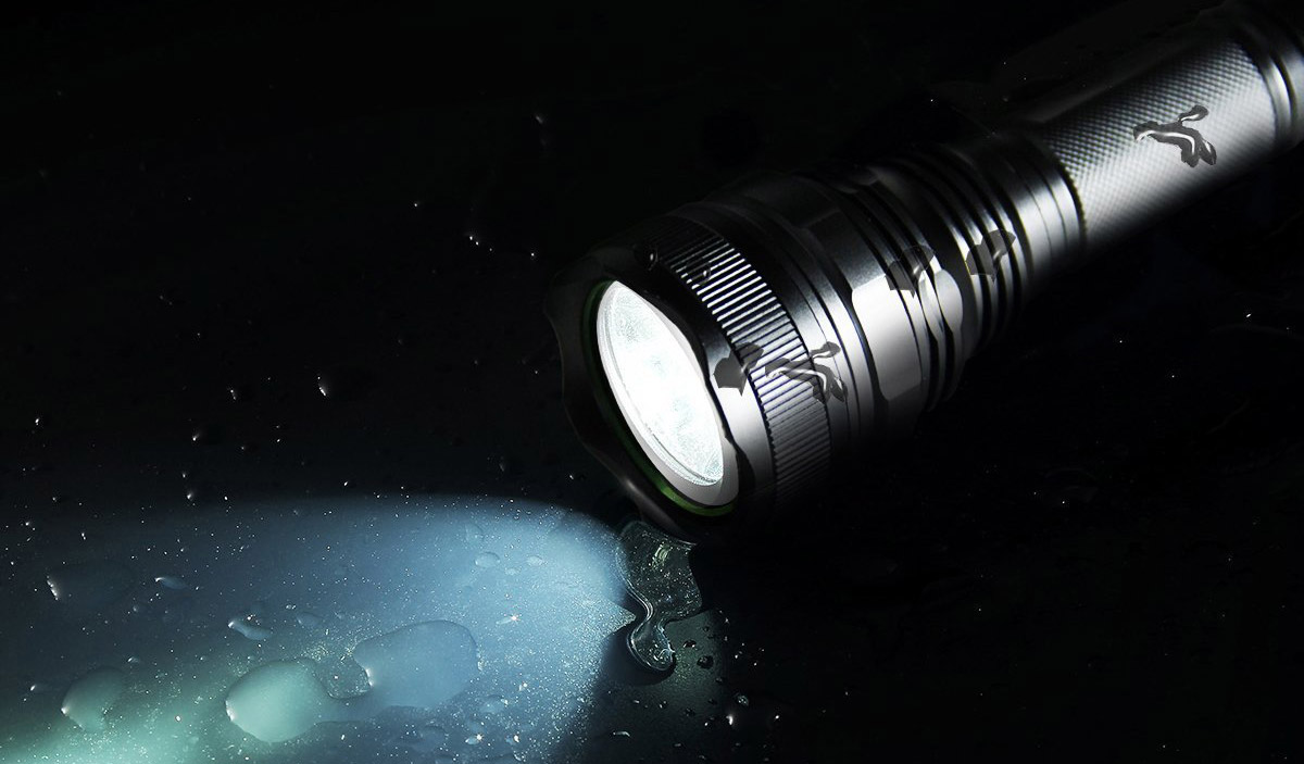 Outdoor Taschenlampen - Geschützt gegen Staub, auch bei starkem Regen wasserdicht.