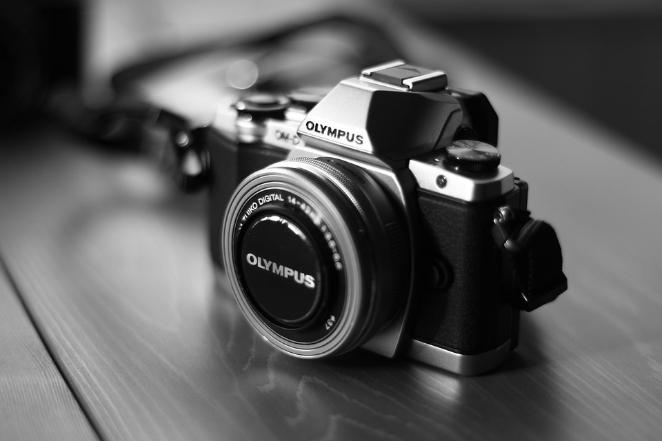 Olympus Digitalkamera Tipp: Schauen sie sich die Testsieger bei Stiftung Warentest, Ökotest, ETM-Magazin & Co an.