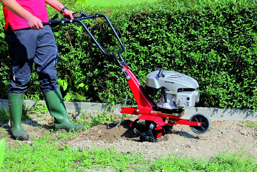 Einhell Benzin Bodenhacke GC-MT 3036: Die Benzin Bodenhacke GC-MT 3036 ist eine kräftige und robuste Gartenhacke für die effektive und stromnetzunabhängige Bodenauflockerung von mittleren bis grösseren Gartenflächen. 
